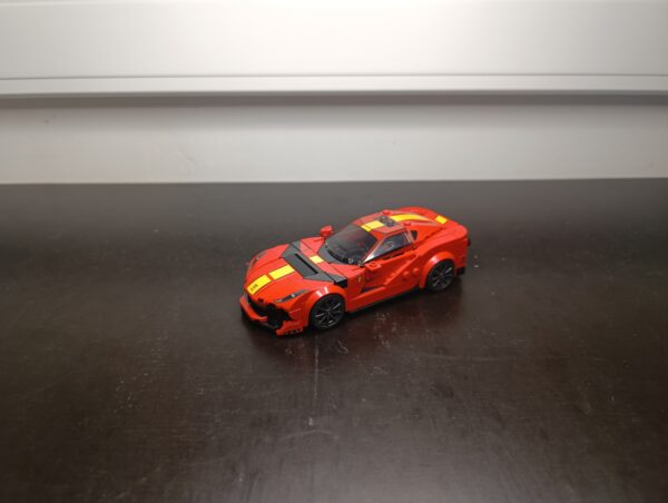 Ferrari 812 - 76914