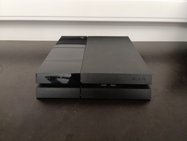 Playstation 4 Fat noire 500Go + manette