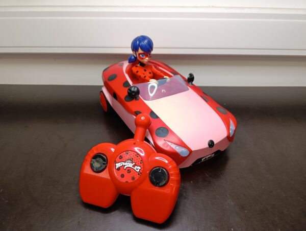 Voiture télécommandée Lady Bug