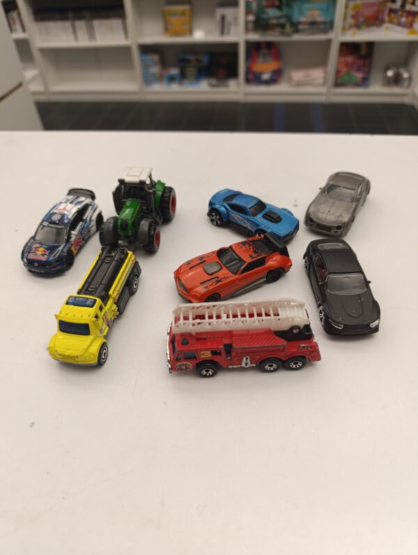 Lot de petites voitures 1