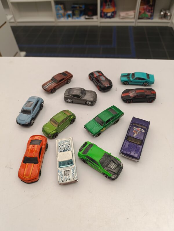 Lot de voitures Hot Wheels 3